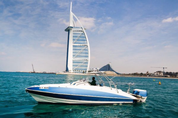 private speed boat – 31 feet