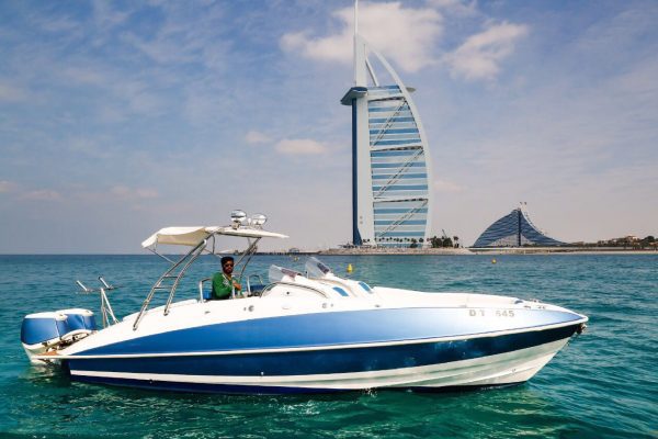 private speed boat – 31 feet
