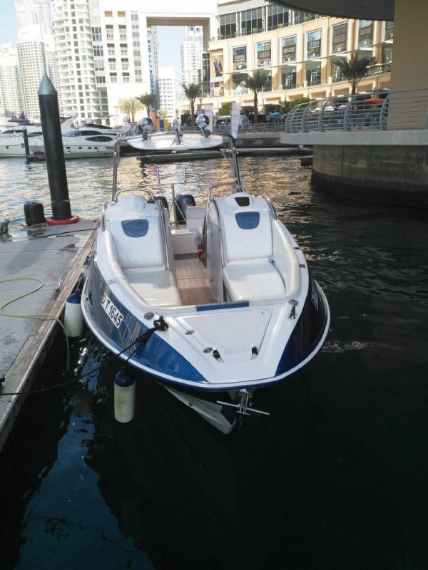 private speed boat – 31 feet
