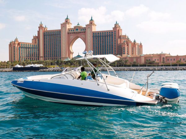 private speed boat – 31 feet