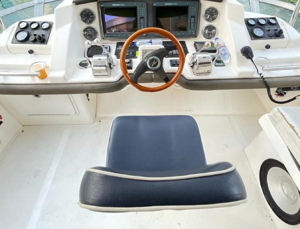 private luxury yacht – 42ft sea ray