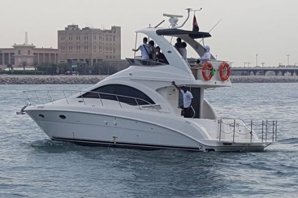 private luxury yacht – 42ft sea ray