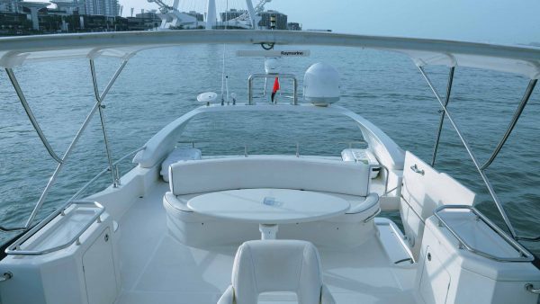 private luxury yacht – 64ft dominator