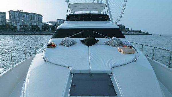 private luxury yacht – 64ft dominator
