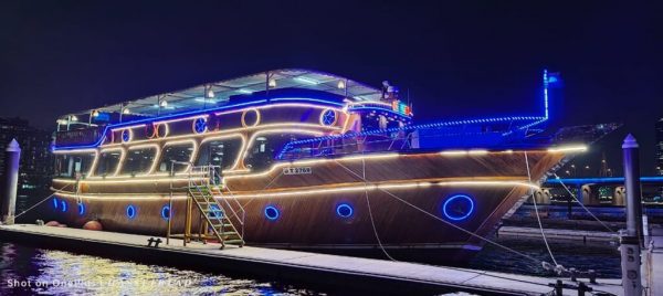 standard dhow cruise dubai canal