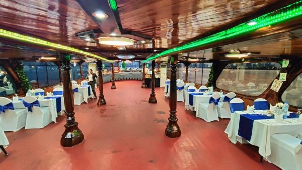standard dhow cruise dubai canal