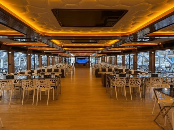 five star mega yacht dubai marina 