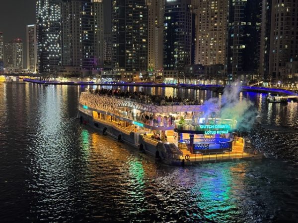 five star mega yacht dubai marina 