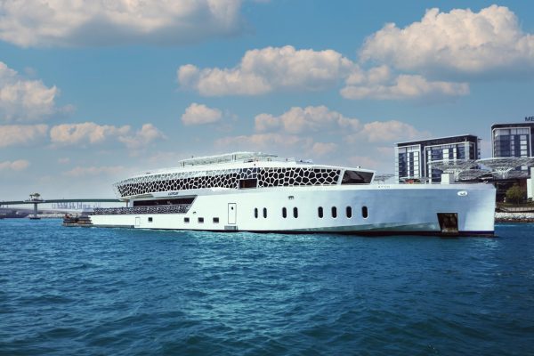 five star mega yacht dubai marina 