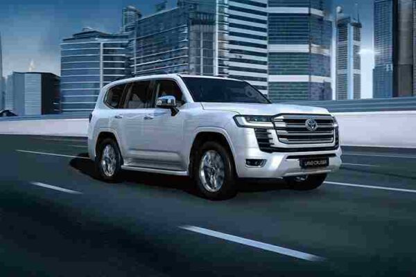 toyota land cruiser – robust luxury suv