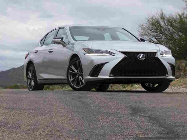 lexus es 350 – premium luxury sedan