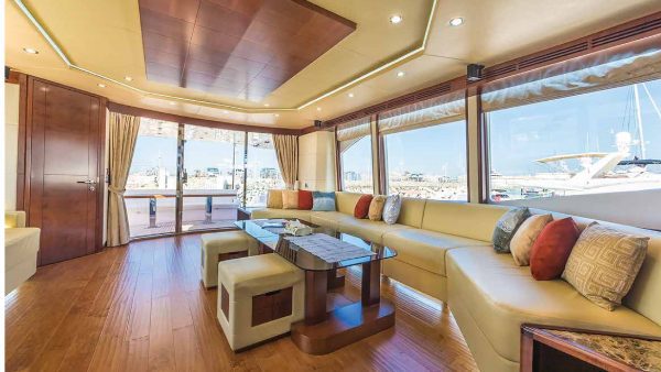 private luxury yacht – 88ft majesty