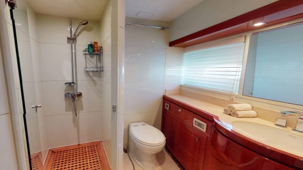 private luxury yacht – 88ft majesty
