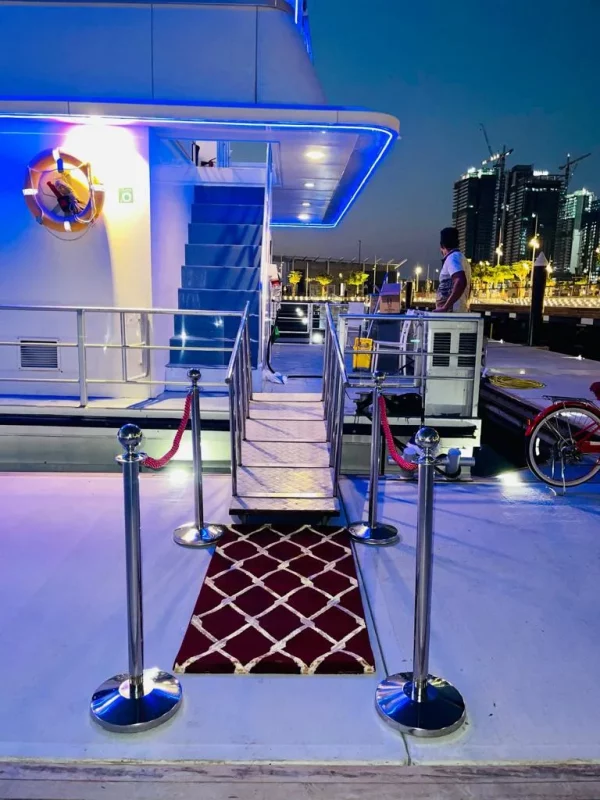 vip dhow cruise dubai marina pe