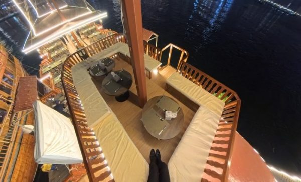 luxury dhow cruise al seef