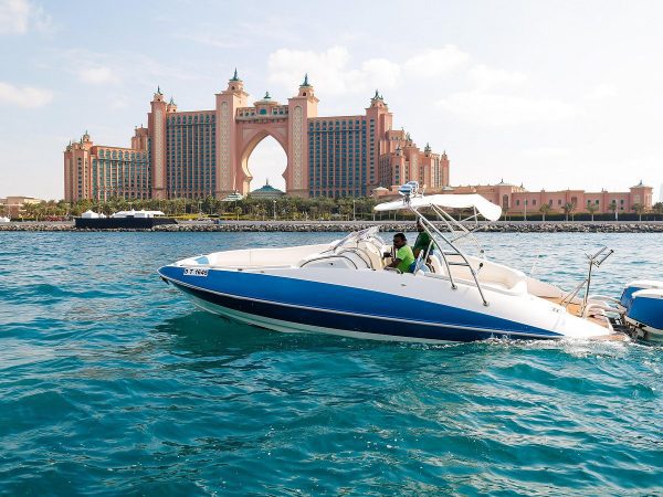 private speed boat – 31 feet