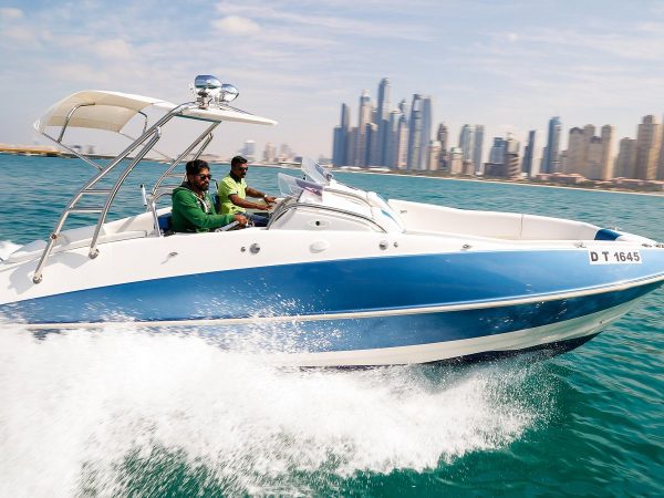 private speed boat – 31 feet