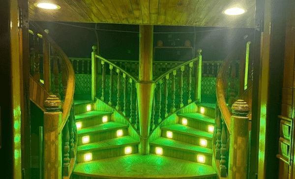 royal dhow cruise deira creek